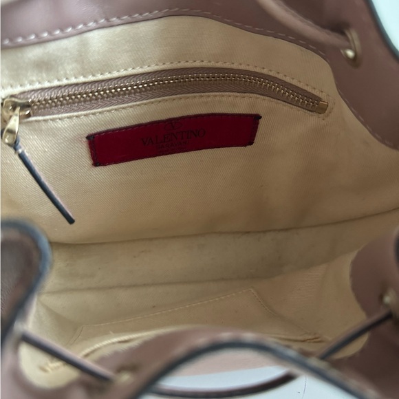 Authentic Valentino rockstud handbag - Picture 4 of 6